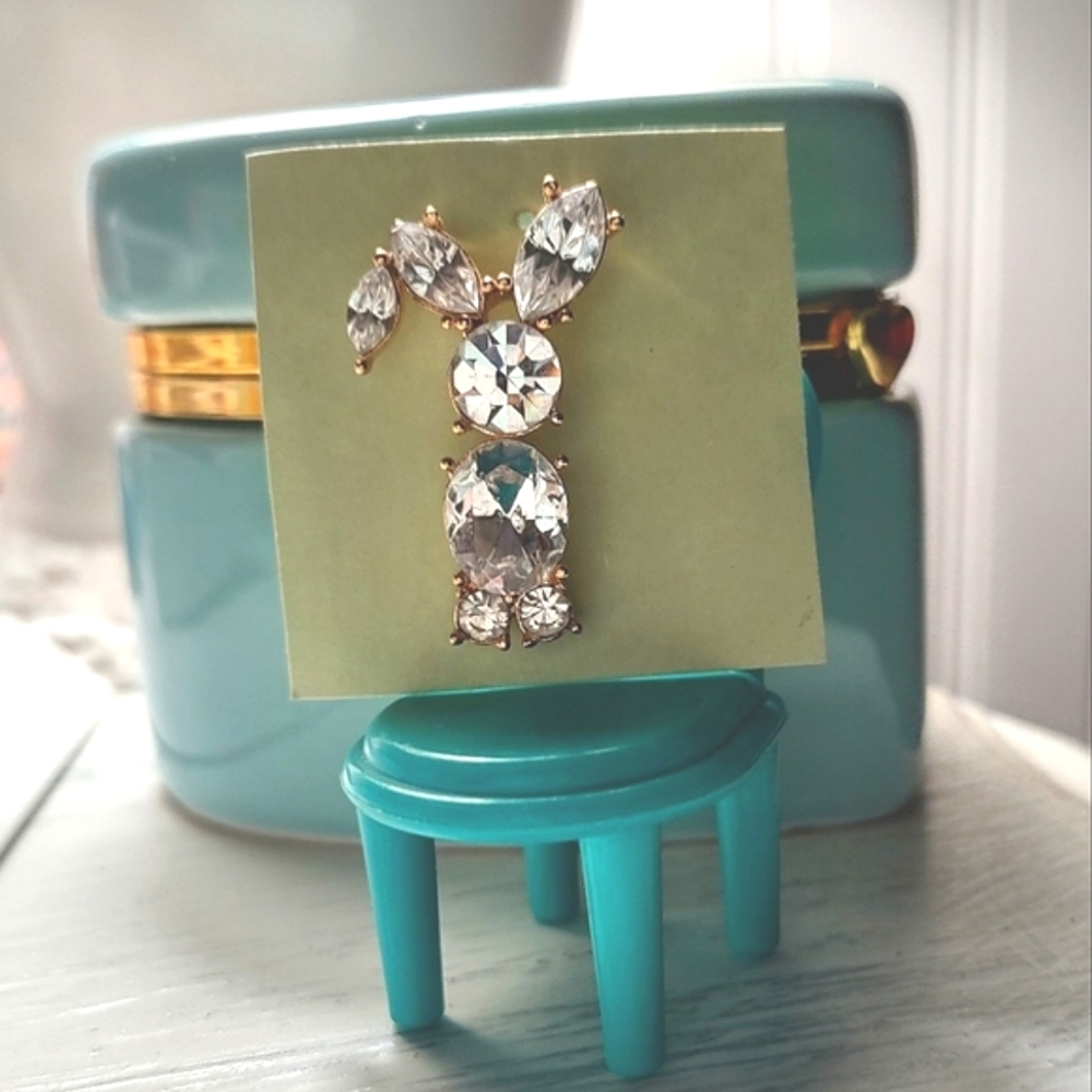 Crystal Bunny Rabbit Pin - Picture 7 of 15